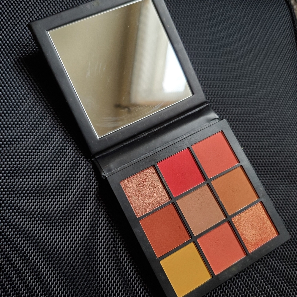 HUDA BEAUTY coral obsessions